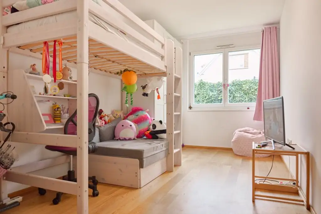 Sonnige 4 Zi Gartenwohnung in Ruhelage (S-Bahn Liesing Nähe) mit Garage