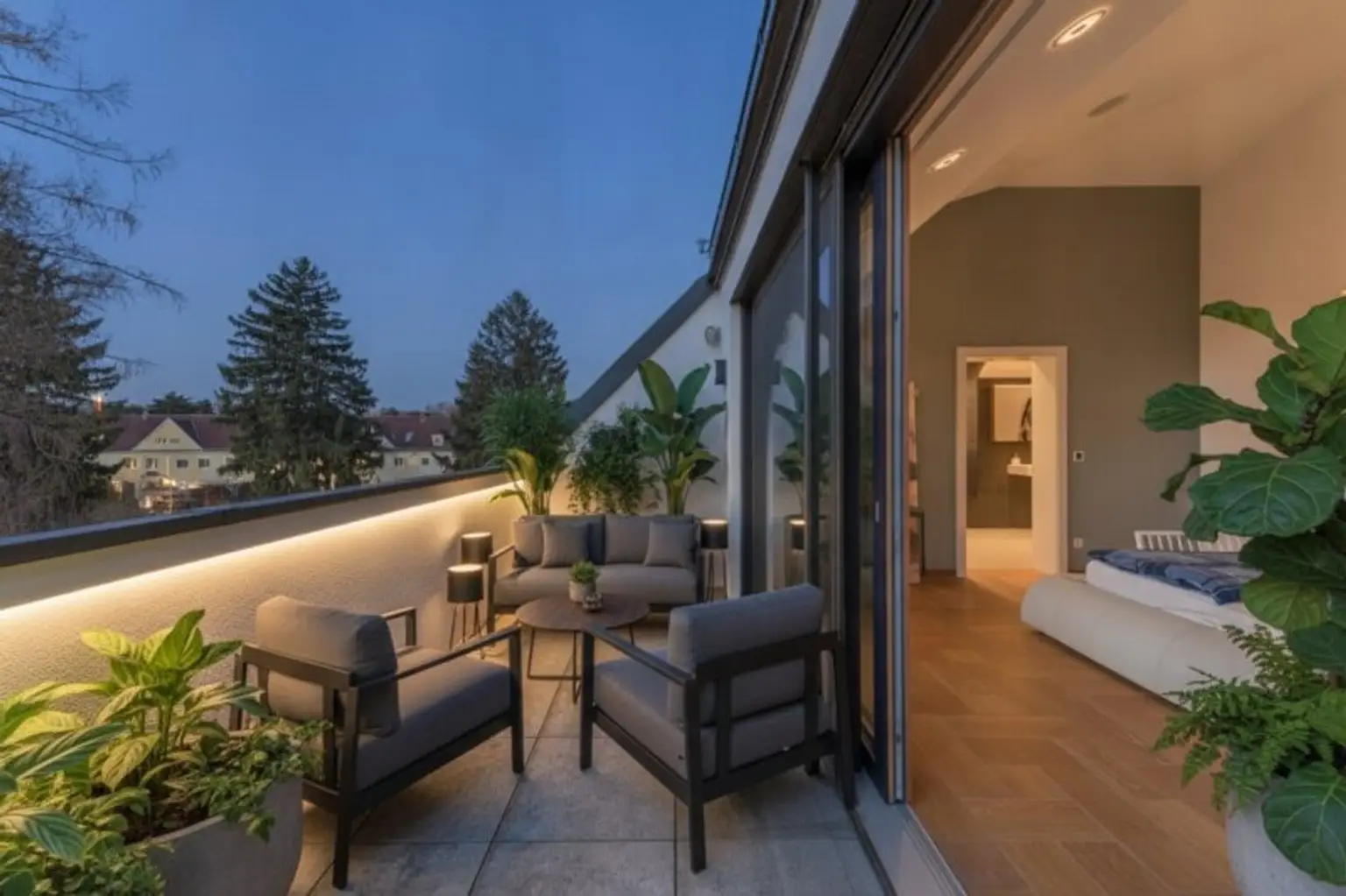 Großzügige High-End-Familienvilla der Extraklasse. - Spacious, high-end family villa of the highest class.