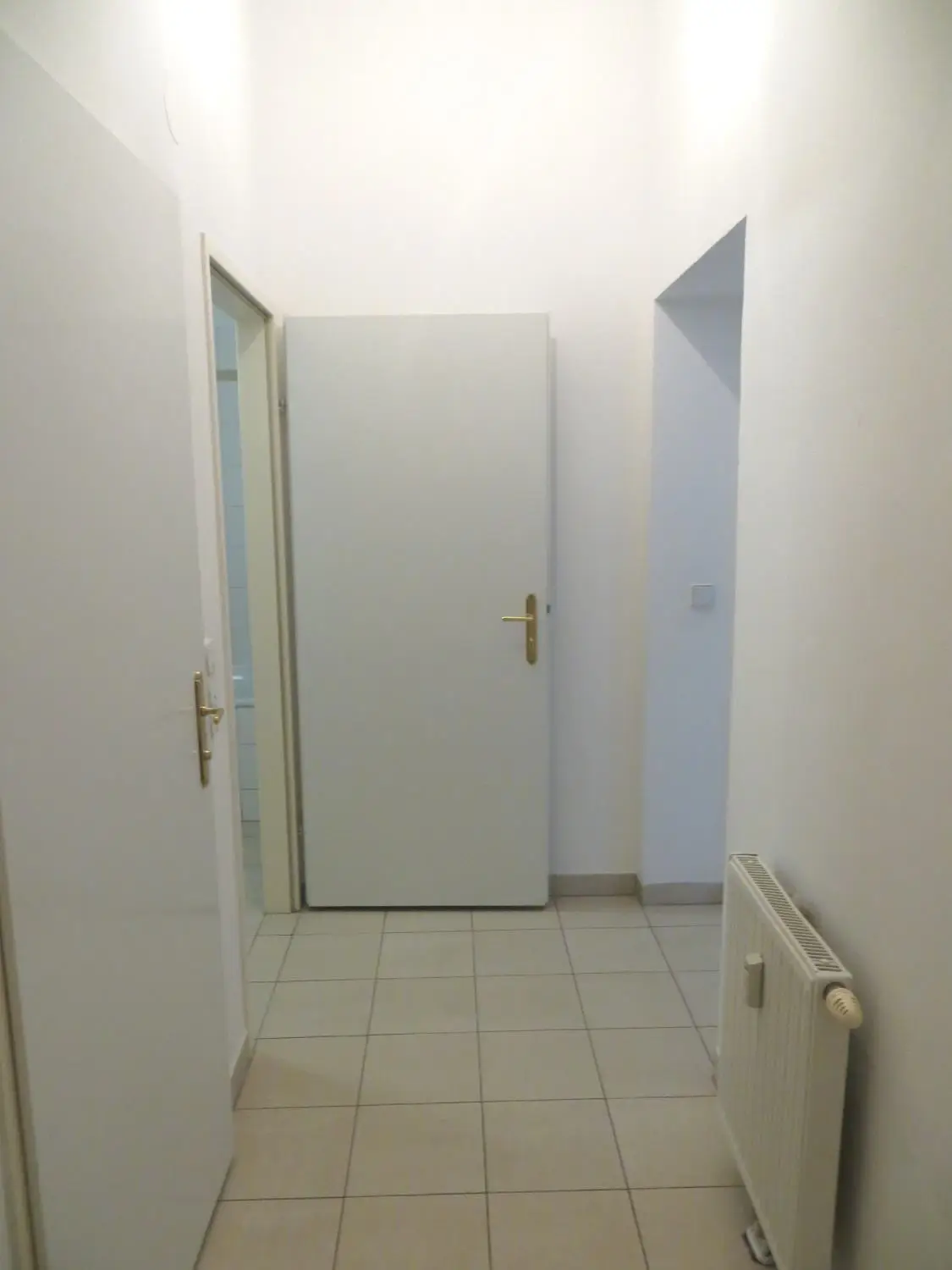 Befristet vermietete 2-Zimmer-Wohnung im sanierten Altbau.