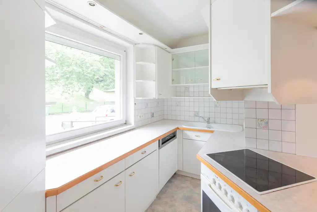 Lichtdurchflutete 3-Zimmer-Wohnung: Balkon, Blick ins Grüne & ruhige Lage