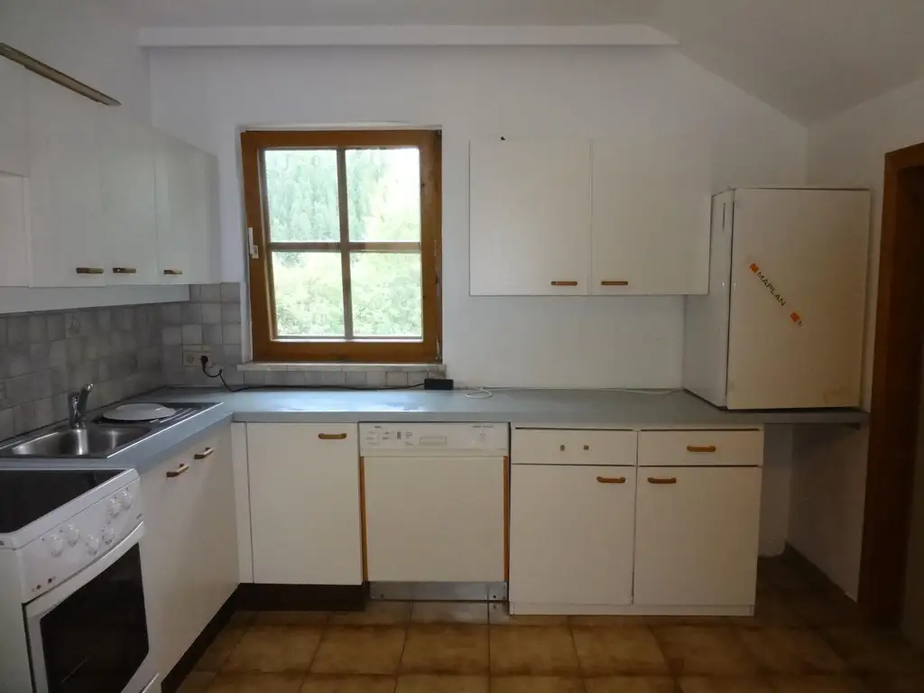 GROSSES LANDHAUS MIT SCHÖNEM GARTEN!