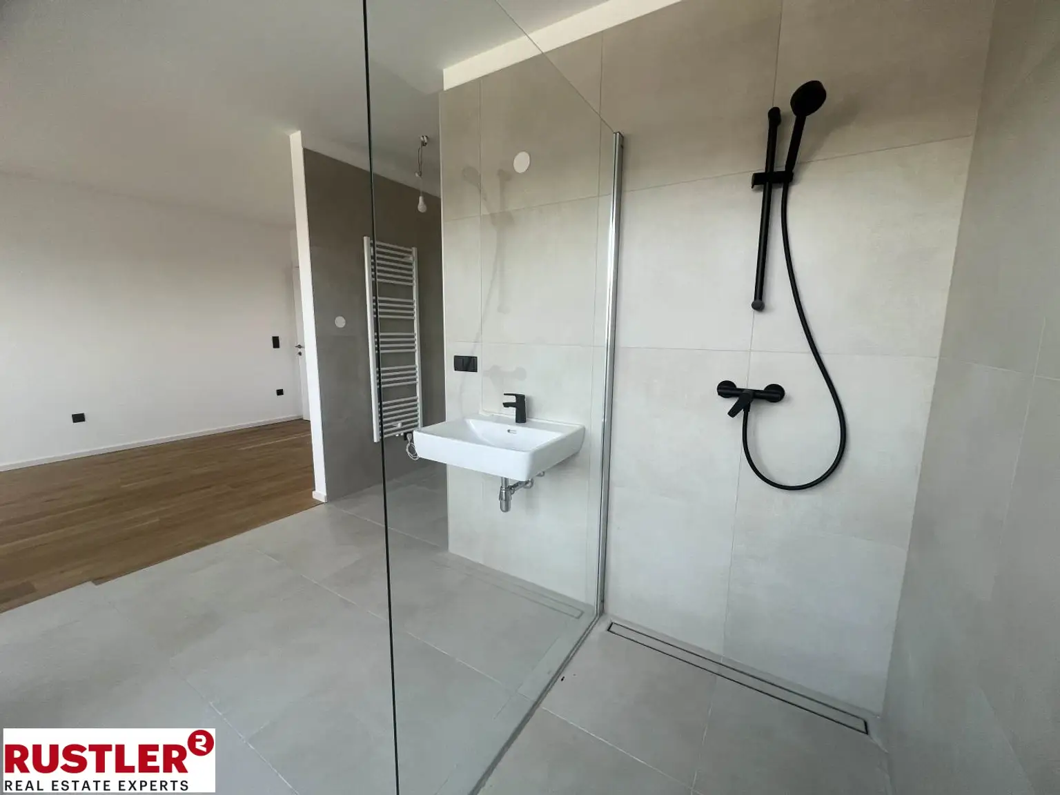 Luxus Penthouse mit sonniger Dachterrasse am Reinlpark | ERSTBEZUG