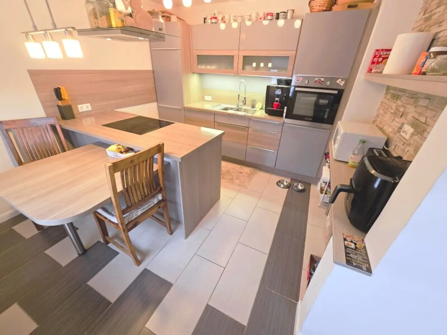Charmantes Einfamilienhaus 125m² wohnfl. mit 791m²  Garten und überdachte Terrasse und Kaminanschluss in Leobersdorf – S-Bahn in der Nähe!