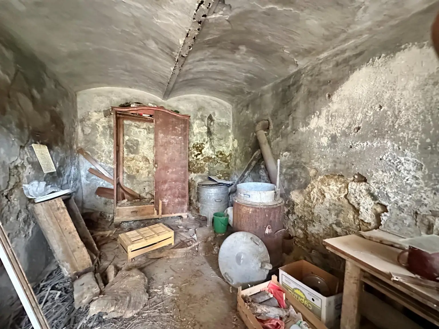 Sanierungsbedürftiger Bauernhof mit großem Grundstück, Stallungen und Stadl – ländlicher Charme mit viel Potential!