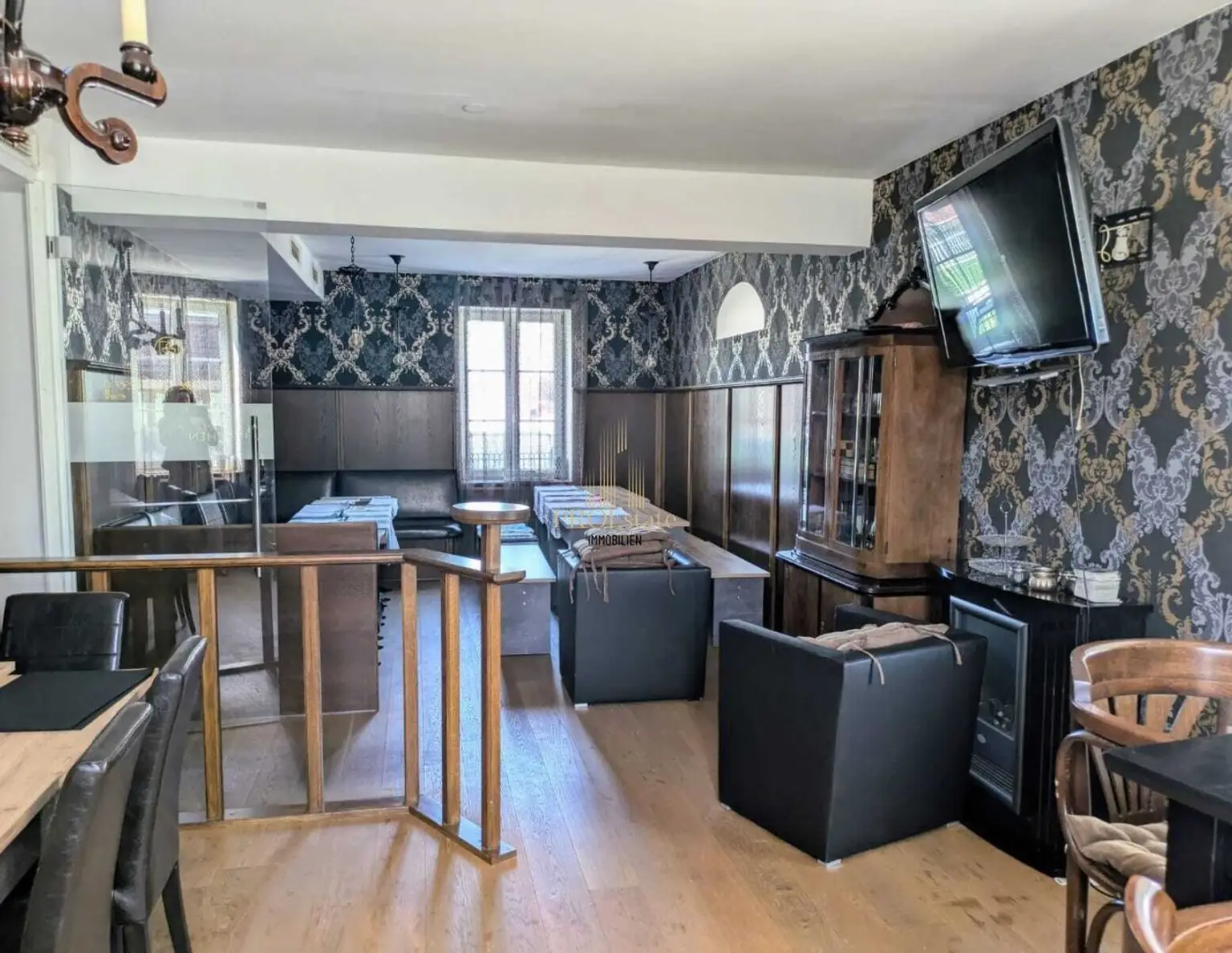 Attraktives Restaurant inkl. Wohnung und Dachterrasse in Steyr: 3 Zimmer - top gepflegt - Ihr Renditeobjekt!