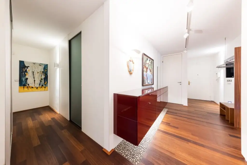 PURE ENTSPANNUNG! Riesiger Garten mit Blick ins Grüne I auch ideal f. gewerbliche Nutzung I Garage I Alarmanlage I