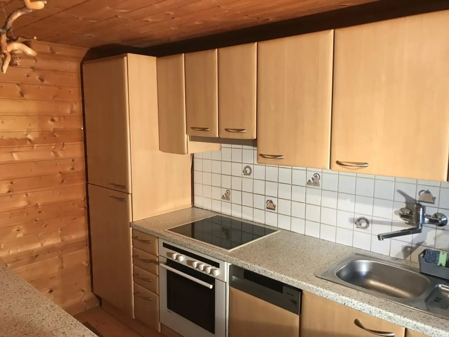 top ausgestattete Küche