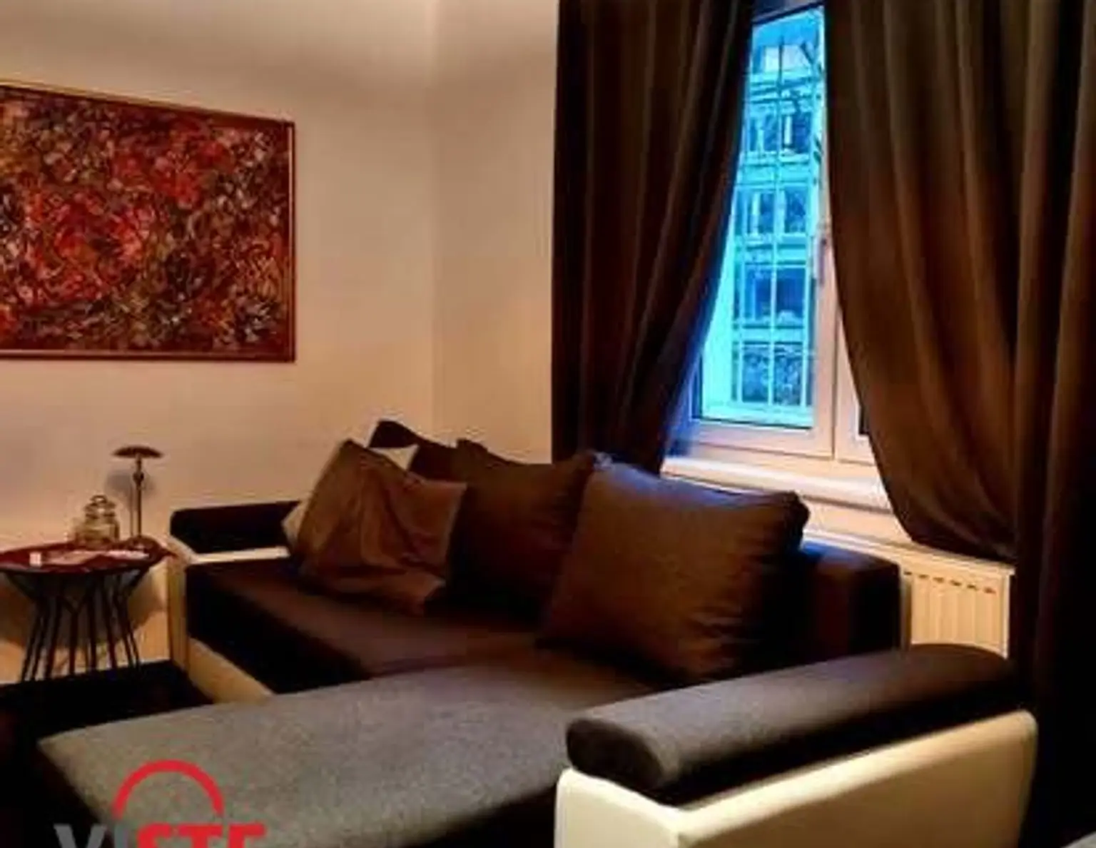 Kompaktes Wohnhaus mit 6 Kleinwohnungen - Anlageobjekt/Mitarbeiterwohnhaus in zentraler Stadtlage