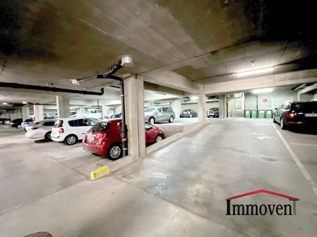 International bekannte Ikone der Wohnbauarchitektur - Wohnen in der Grazer-St. Peter Terrassenhaussiedlung! 4-Zimmerwohnung mit Garage!