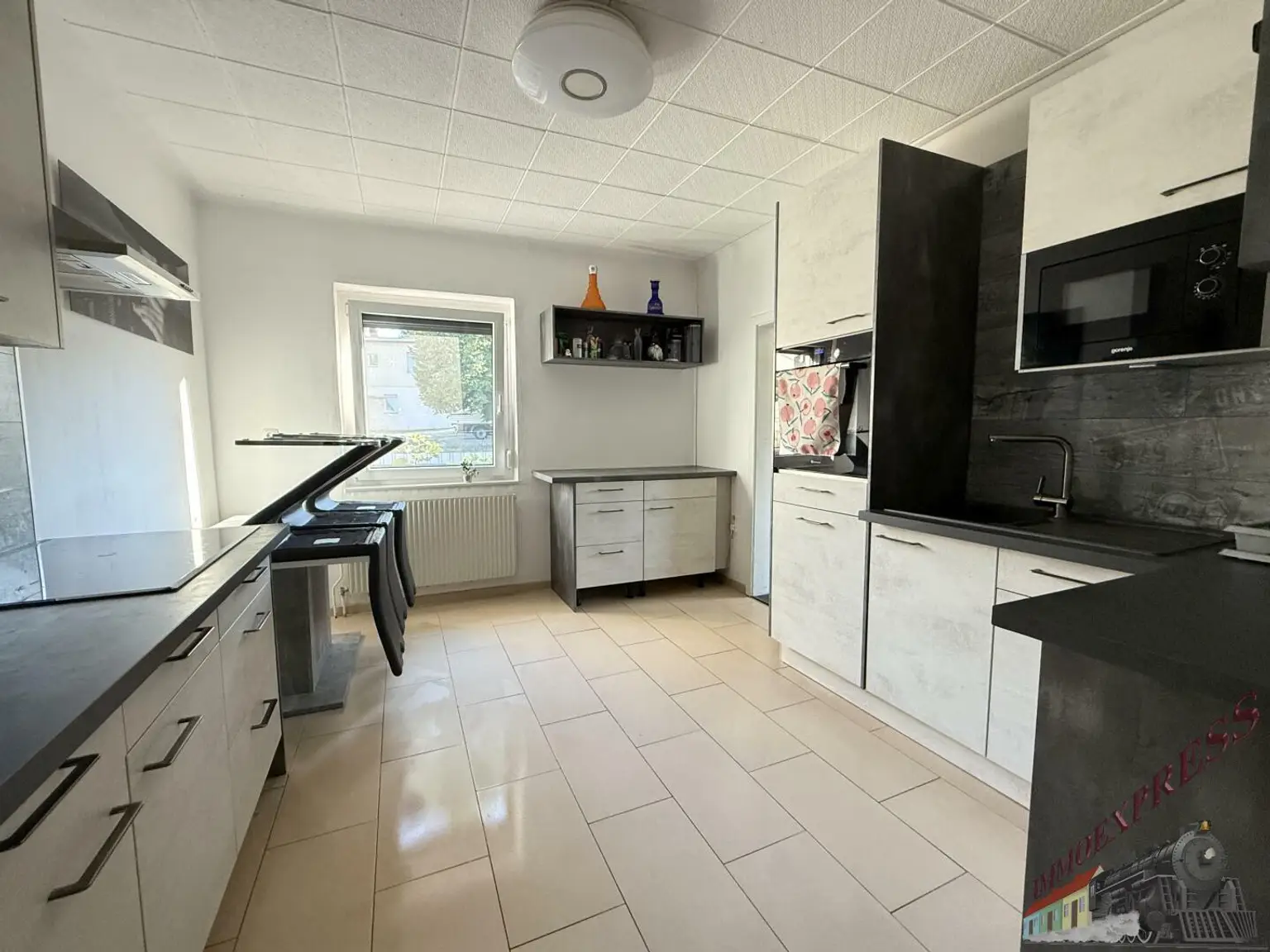 Zweifamilienhaus mit zusätzlichem Baugrundstück & vielen Extras in 2752 Wöllersdorf