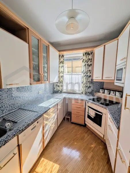 Wohnen am Mattsee: Stilvolle 4-Zimmer-Wohnung mit Balkon und Tiefgarage!