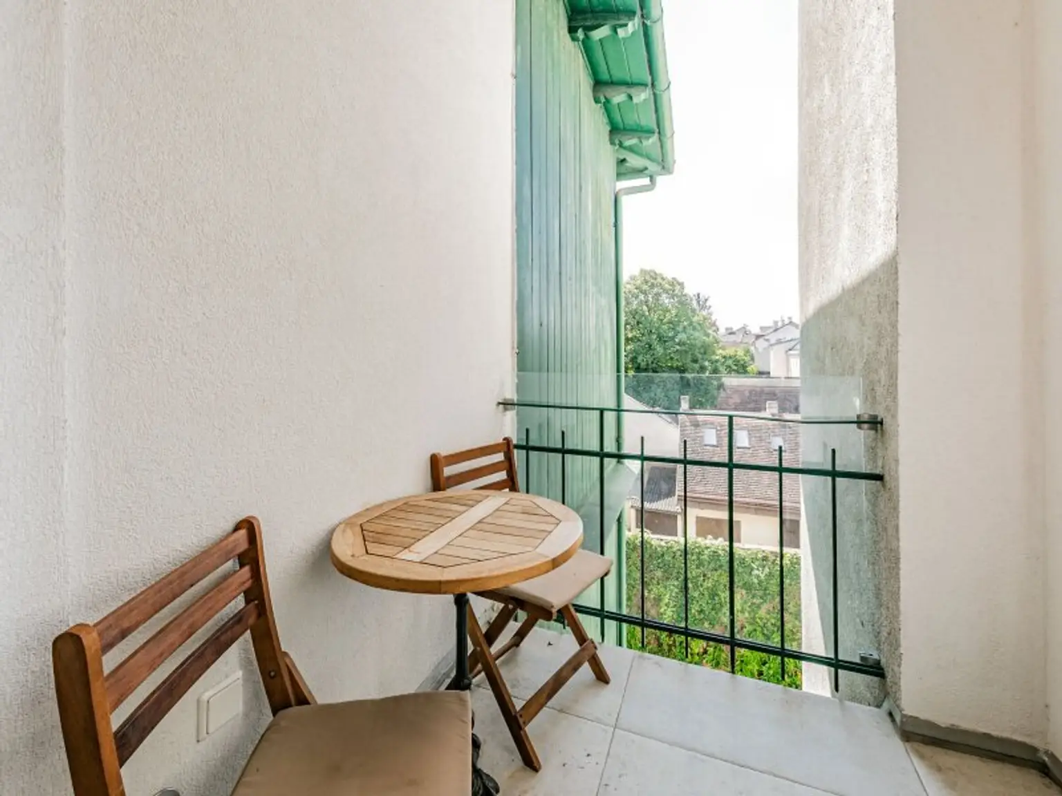 Stilvolle Familienwohnung am Fuß des Küniglbergs - 4 Zimmer getrennt begehbar - Balkon, Klima, Gartennutzung