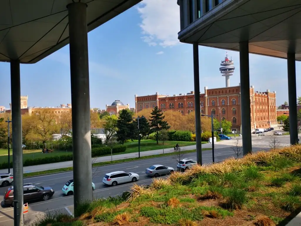 Moderne 3 Zimmer mit Balkon und vielen Extras im Haus!