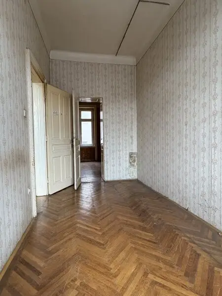 Schöne Altbauwohnung mit Potenzial