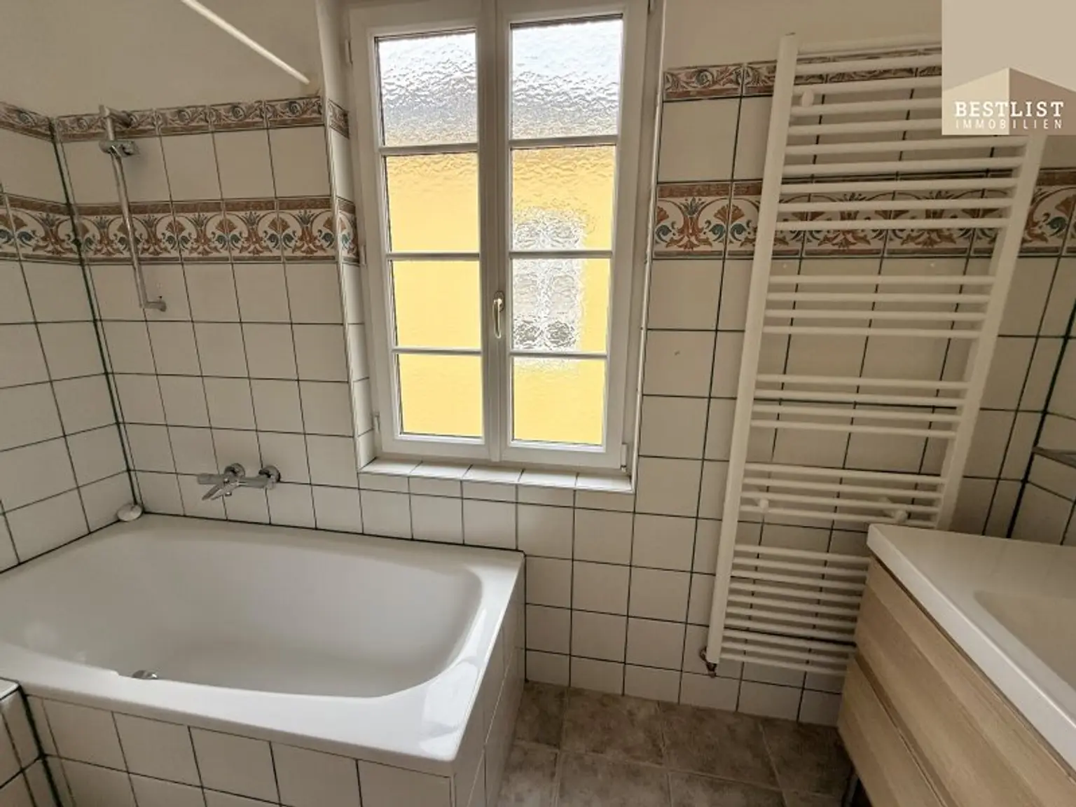 Attraktives Zinshaus mit Gewerbefläche und Wohnmöglichkeit in bester Lage!