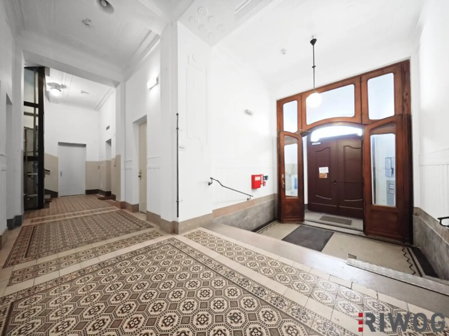Topsaniertes Stilaltbaubüro in Naschmarktnähe | sehr hell | 154m² mit 4 bis 5 Zimmern | Luftwärmepumpe