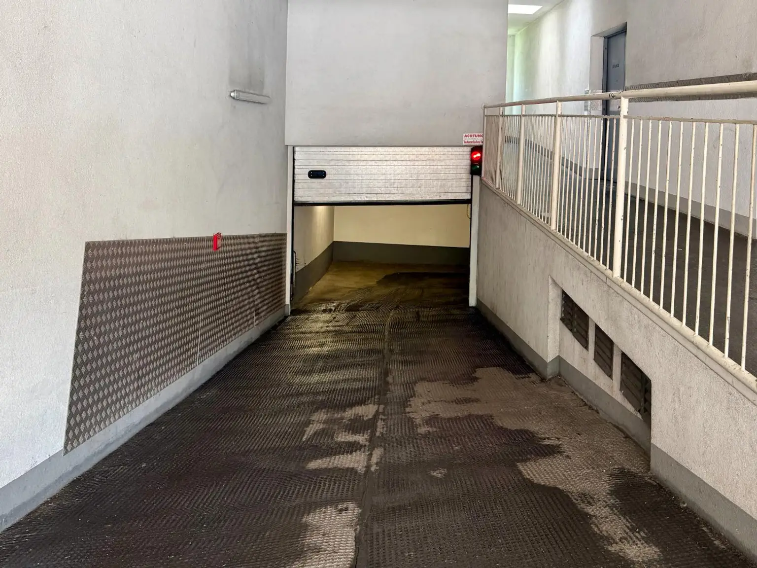 10 Garagenzufahrt