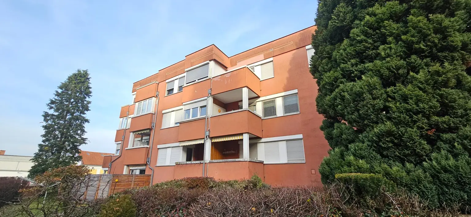 4- Zimmer Wohnung mit Balkon in urbaner Lage!