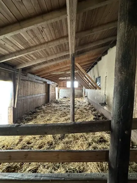 41.600 QM - Einzigartiges Anwesen mit Wohnhaus, Stallungen und großem Entwicklungspotenzial