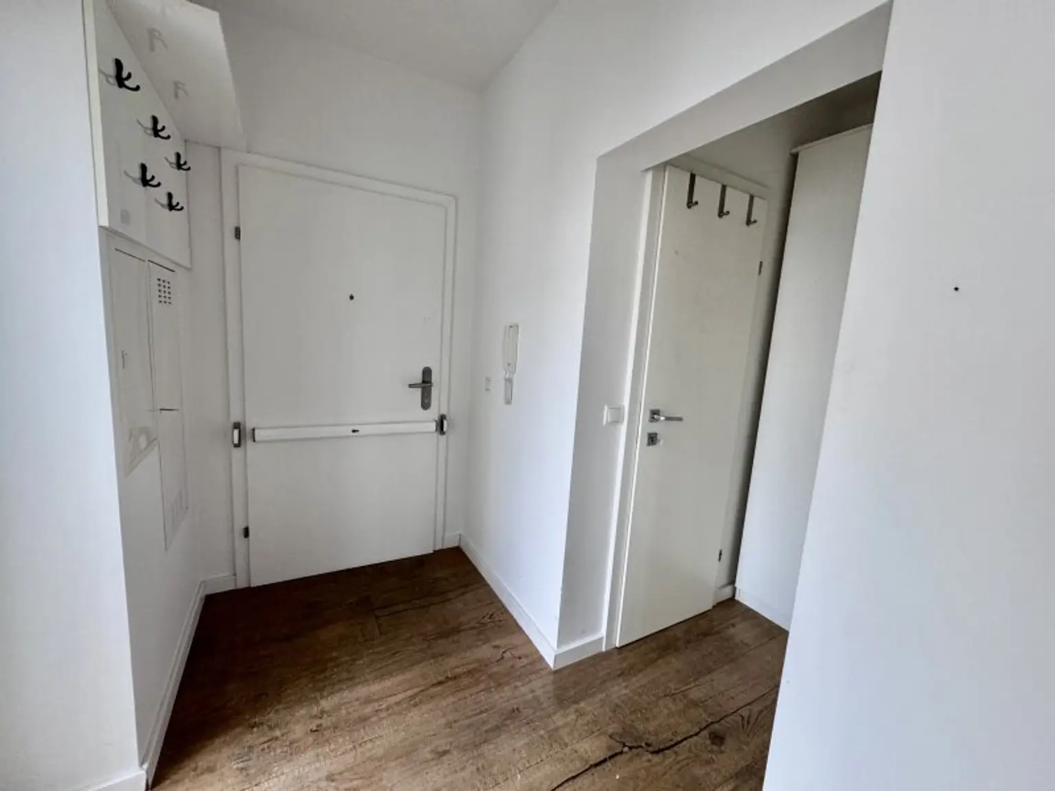 GROSSZÜGIGE ALTBAUWOHNUNG MIT BALKON IN DER NÄHE VON U3-STATION