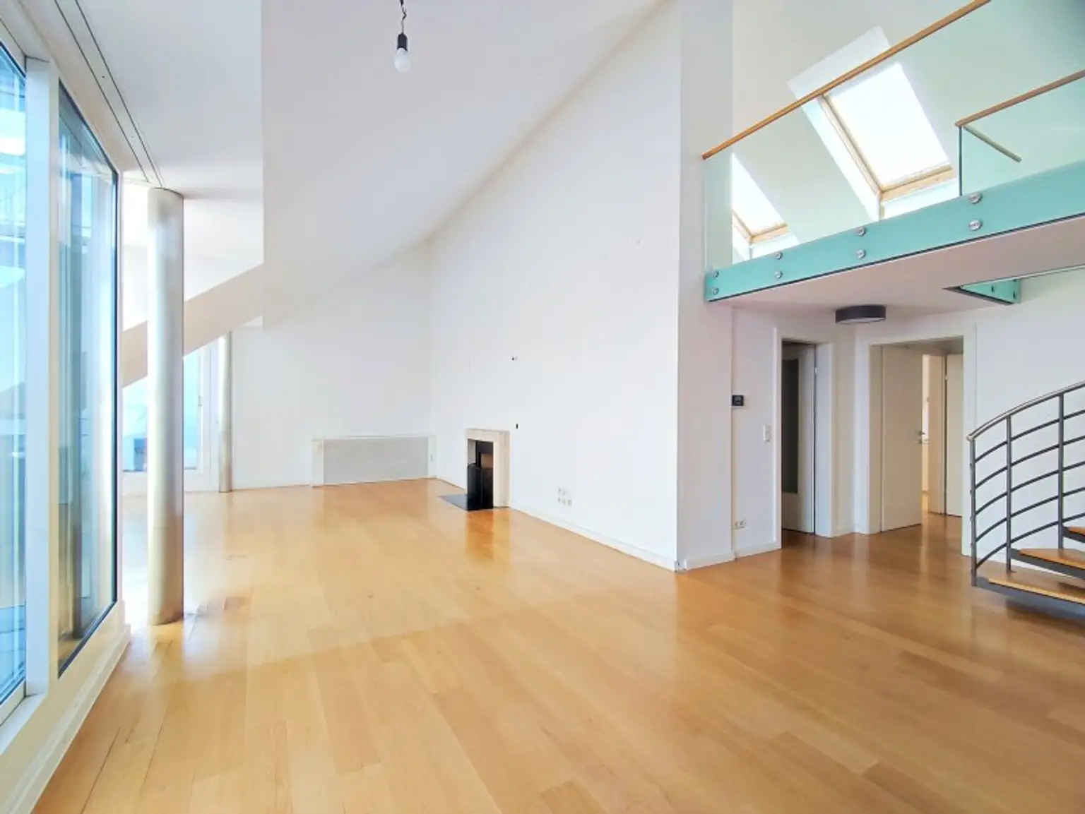 SKYLINE ROOFTOP APARTMENT : DG-Maisonette mit 2 Terrassen