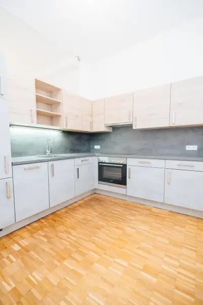WOHNEN AM PARKRAND I BALKON I WG-TAUGLICH I RUHIG I BADEWANNE I AB SOFORT I PROJEKT WOHNEN I
