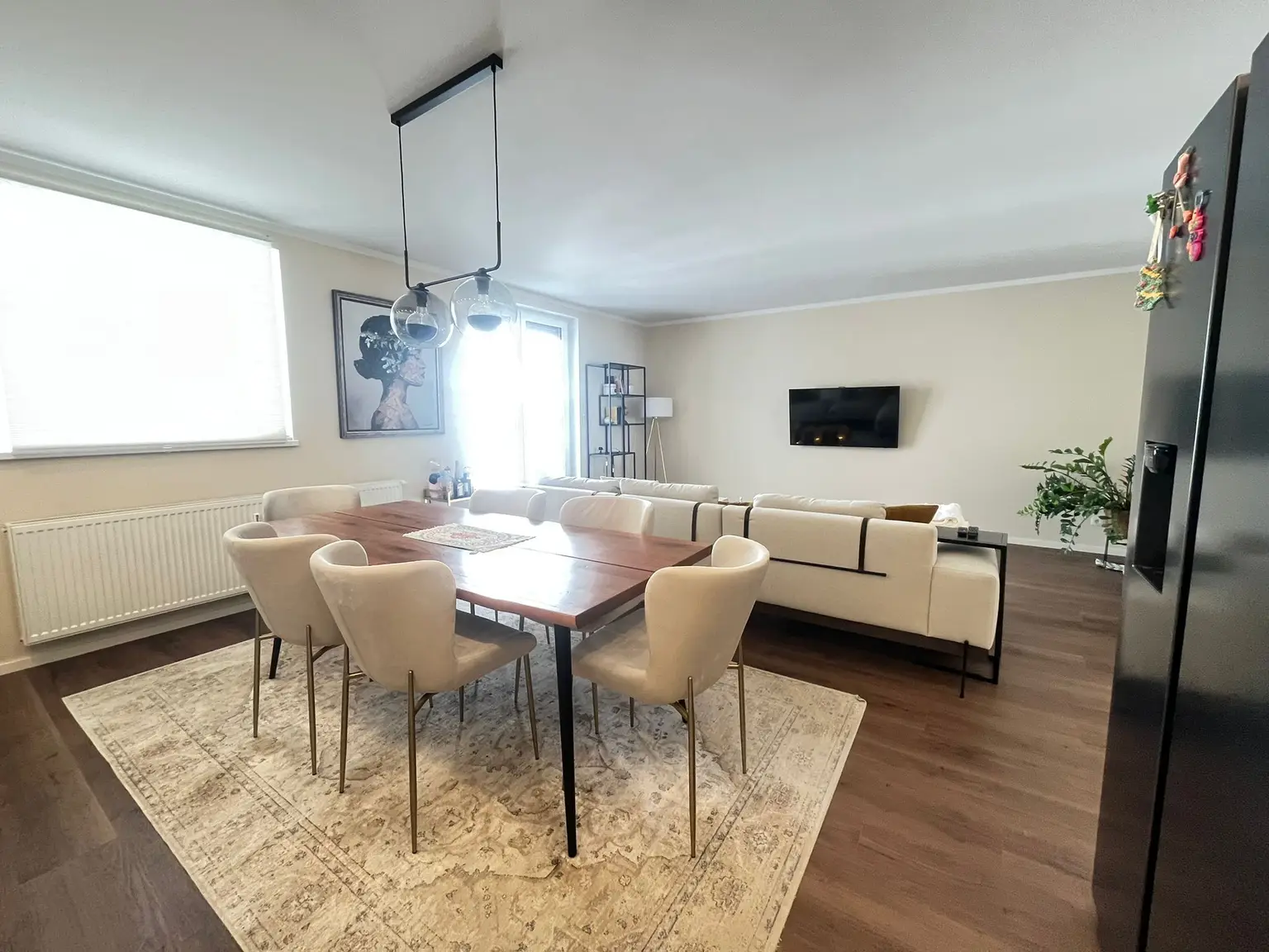 Stilvolle 3-Zimmer-Wohnung in Toplage 1070 – ruhig, renoviert, vollmöbliert und Garagenstellplatz