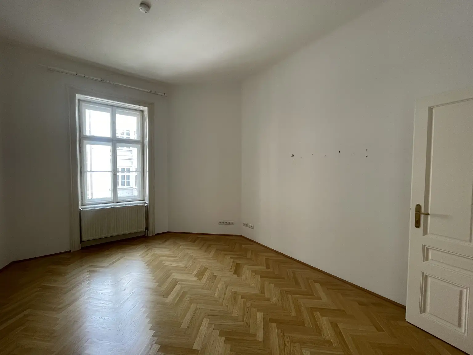 Top-Lage beim Stephansplatz: Ansprechende, charmante Altbauwohnung im stilvollen Haus