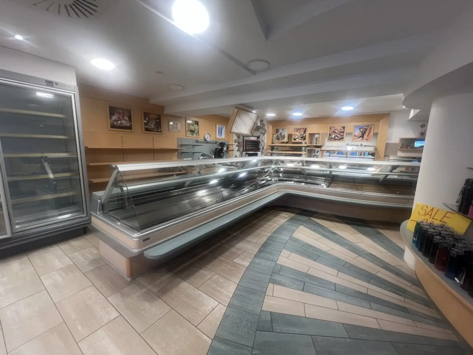 Vielseitiges Geschäftslokal in Toplage