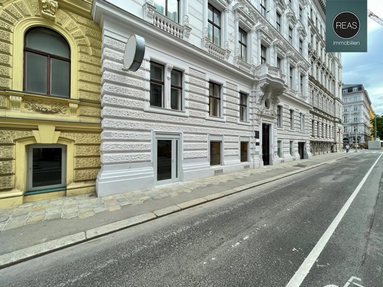 Klimatisiertes Büro bei neuer U5 Station! Repräsentatives Haus in bester Innenstadtlage bei der Votivkirche!