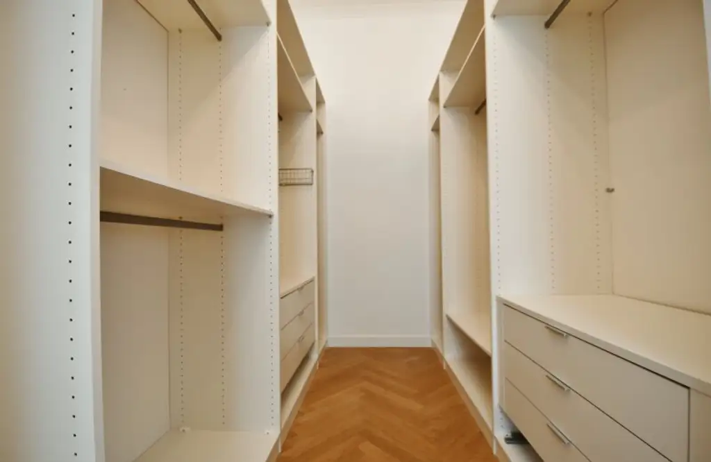 Charmante Stilaltbauwohnung im Servitenviertel – Eleganz & Ruhe in Bestlage