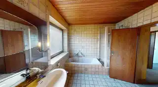 Dusch und Wannenbad OG