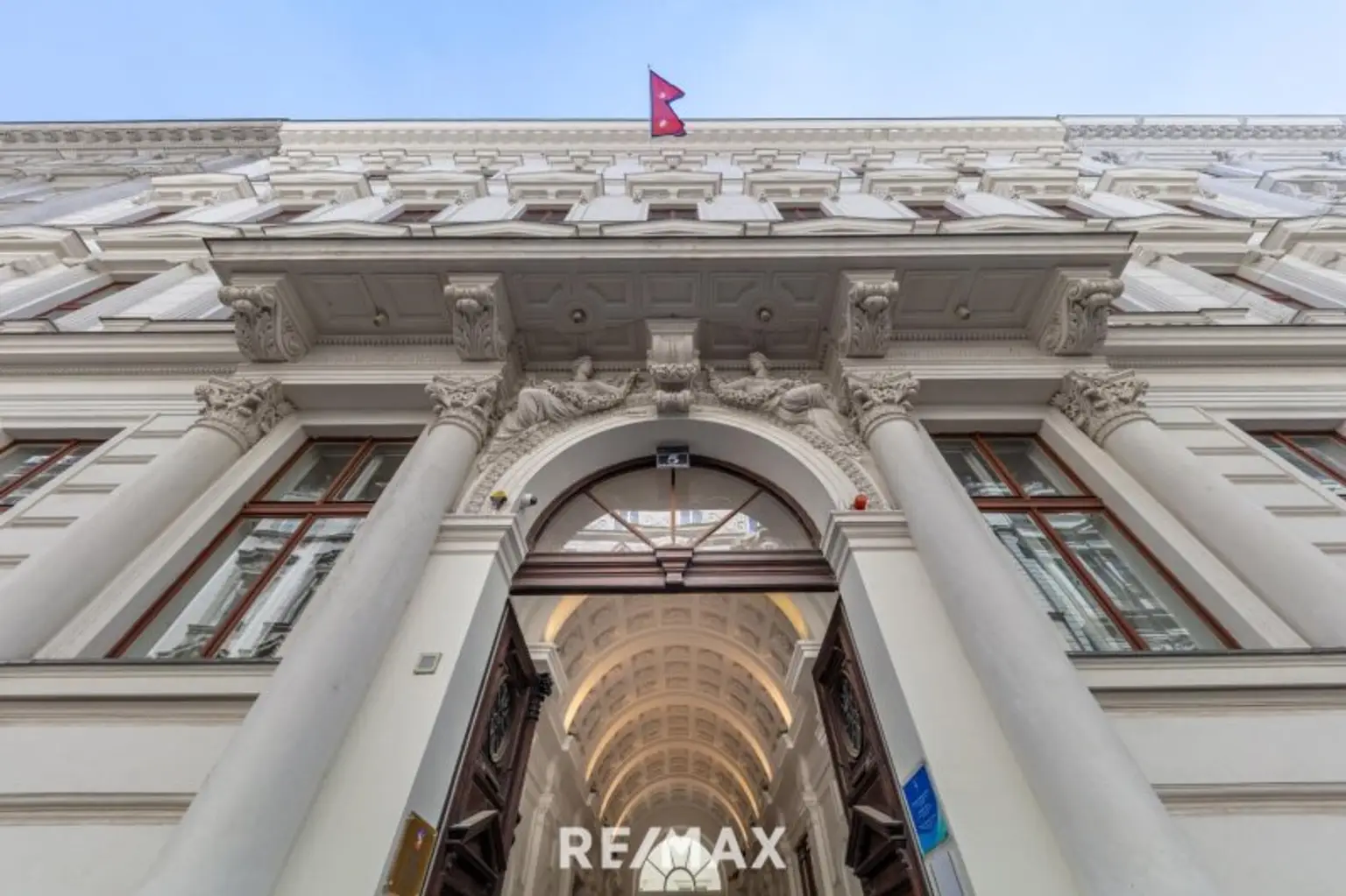 Stadthaus im Dach: Palais-Charme auf drei Etagen