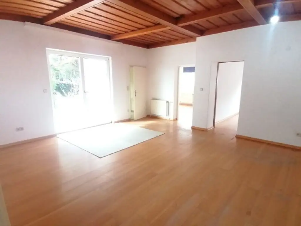 Entzückendes Häuschen mit vielseitigen Möglichkeiten zum Top Preis!