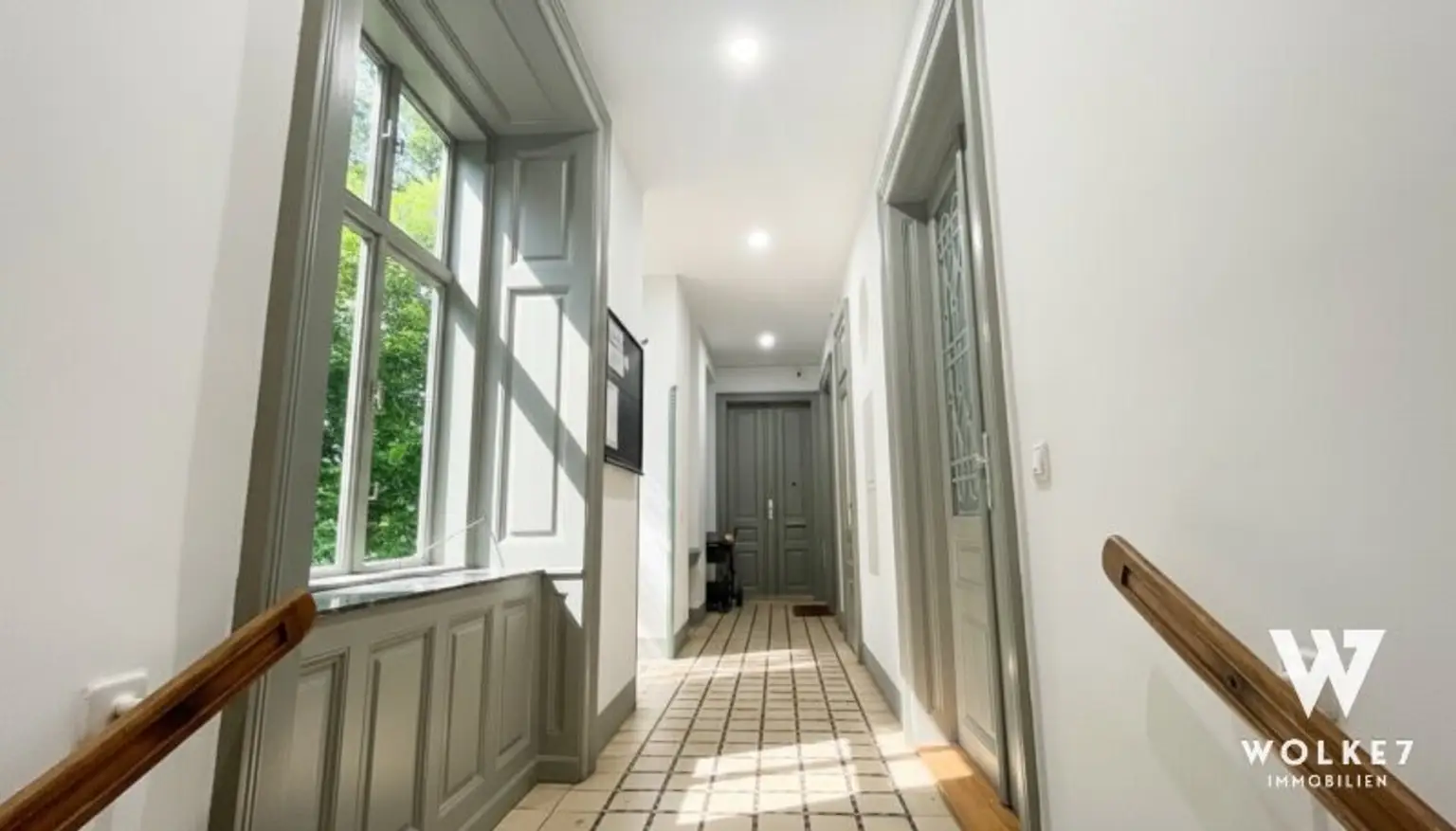 Sanierte 3-Zimmer-Altbauwohnung mit ca. 13,5 m² Balkon I bezugsfertig