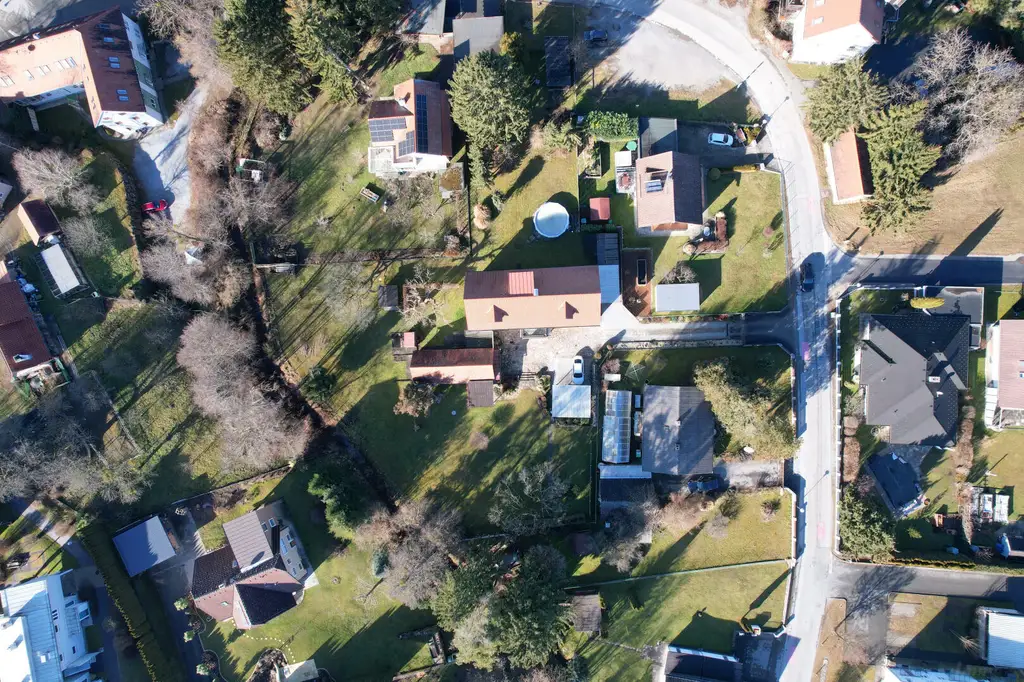 Großzügiges Einfamilienhaus mit viel Platz, hohem Potenzial und hoher Bebauungsdichte – Ideal für Familien oder Investoren