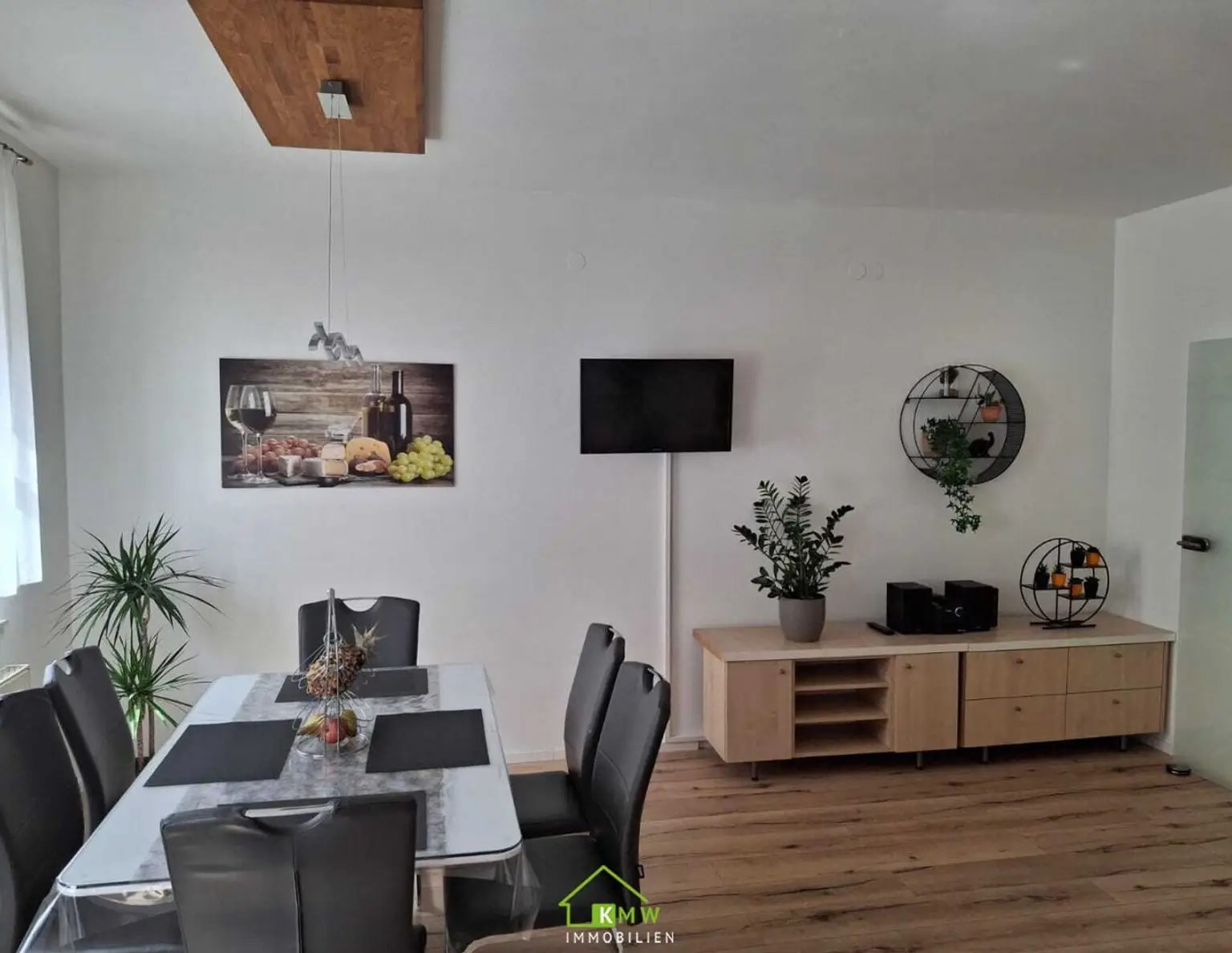 Rendite oder Eigennutzen: Saniertes Wohnhaus mit 4 Einheiten in ruhiger Lage