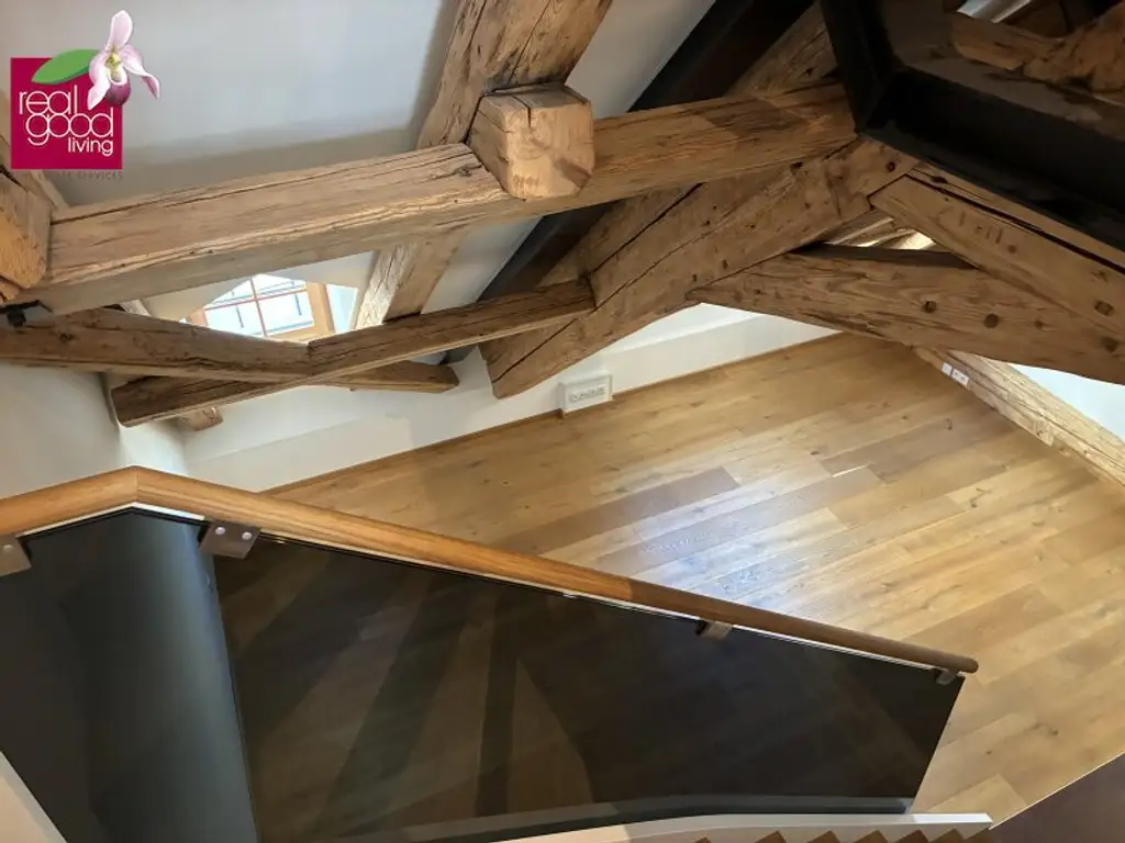 4-Zimmer-Dachgeschoßwohnung mit Galerie & Terrasse in unmittelbarer Nähe zum Karmelitermarkt