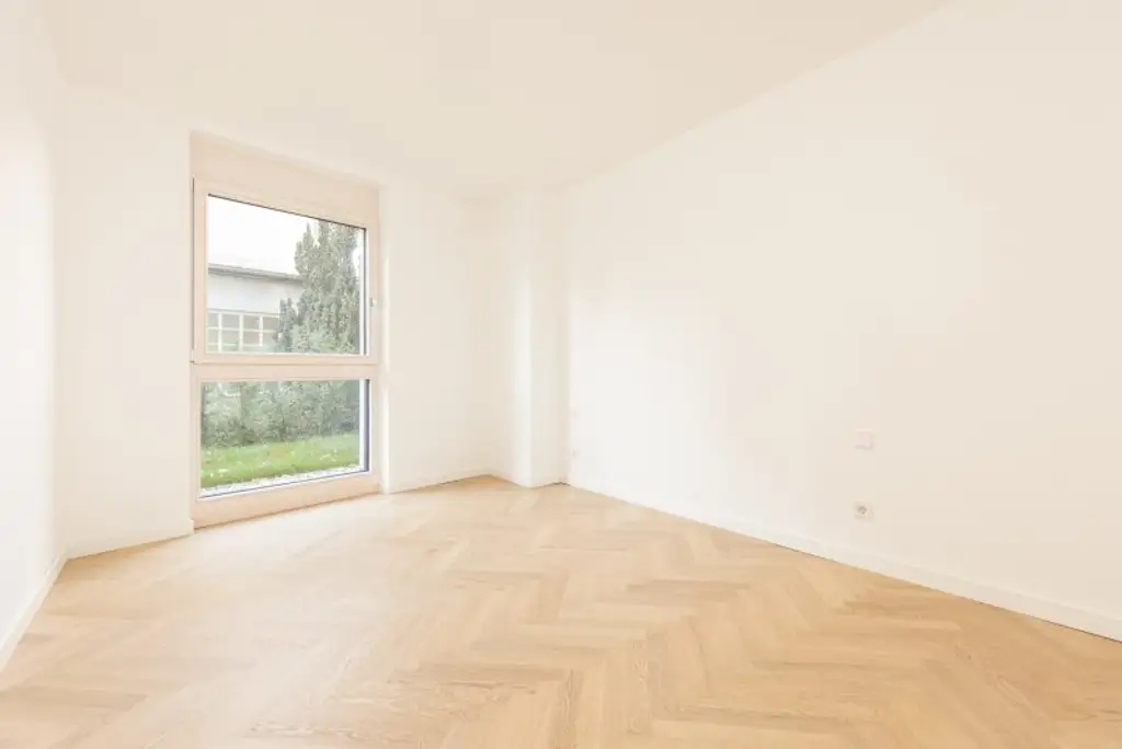 EXKLUSIVE GARTENWOHNUNG IN HIETZING MIT SALZWASSER-POOL UND SAUNA