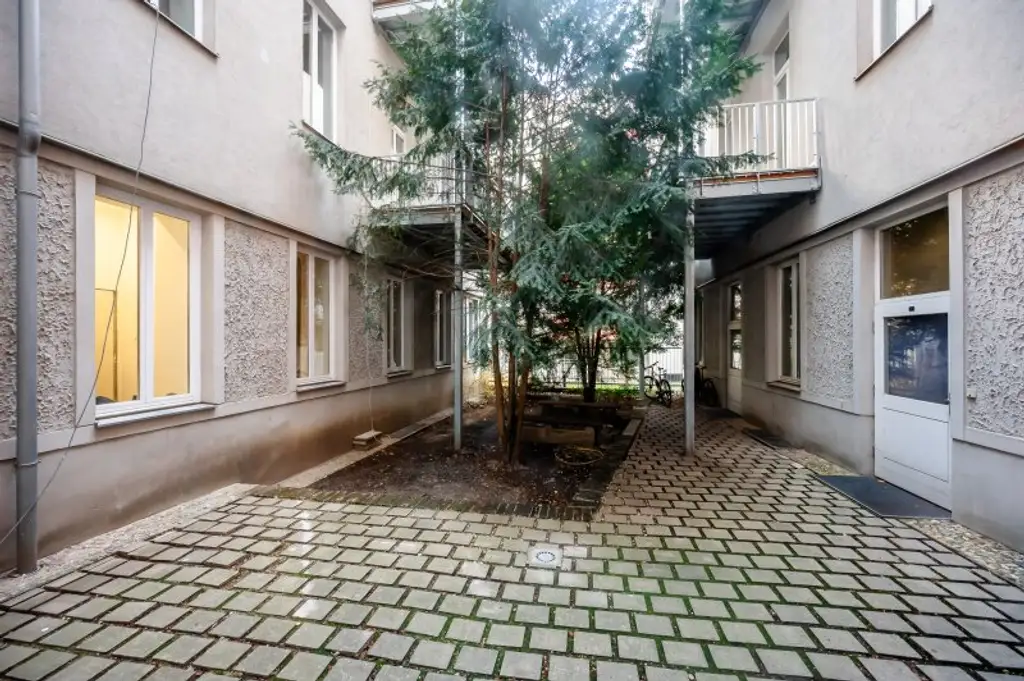 ++NEU++ Fantastische 2-Zimmer Altbauwohnung in bester Lage des 2. Bezirks mit Balkon