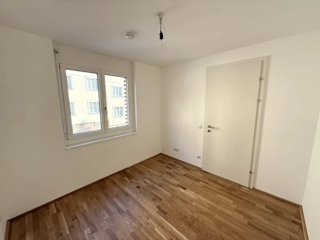 schöne 2-Zimmer Wohnung in ruhiger Lage mit guter Infrastruktur- nahe U4 Hietzing - ab 01.01.2026