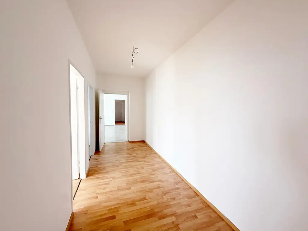 Großzügige 4 Zimmer Wohnung im Herzen von Wels - ideal für Familien!
