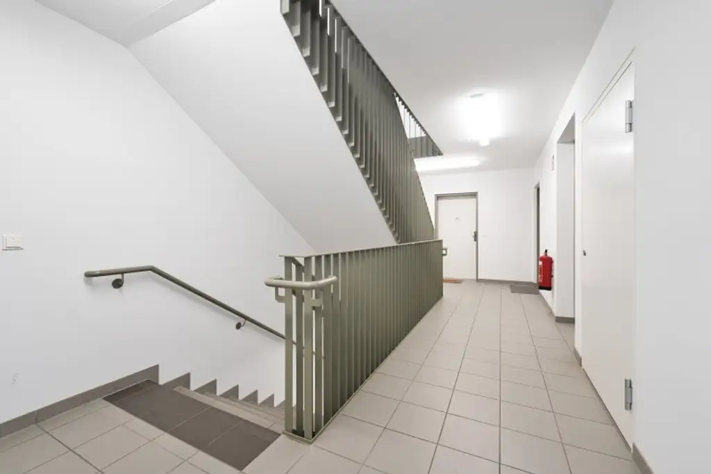 Sonnige 3-Zimmer-Eigentumswohnung mit Südterrasse & Garage – ruhig, grün & citynah an der renaturierten Liesing