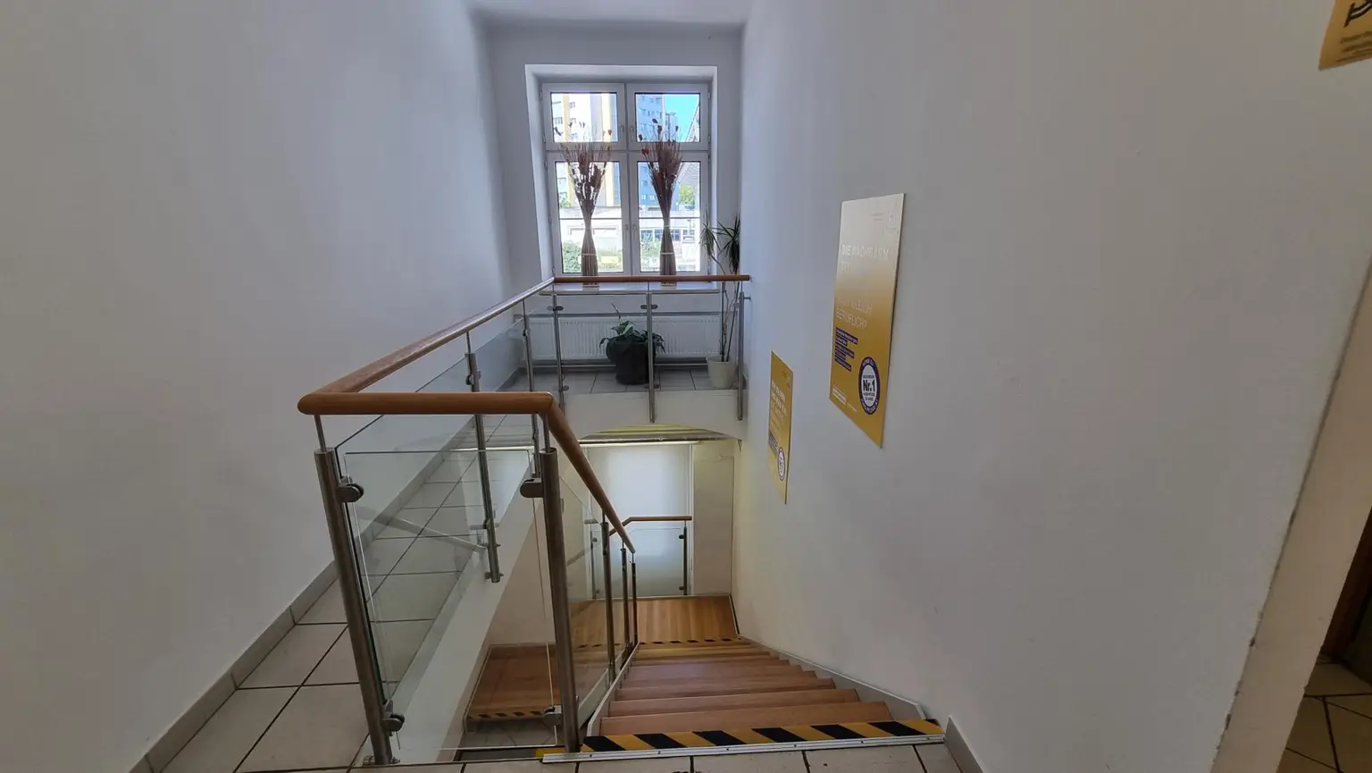 Stiegenaufgang Haupteingang