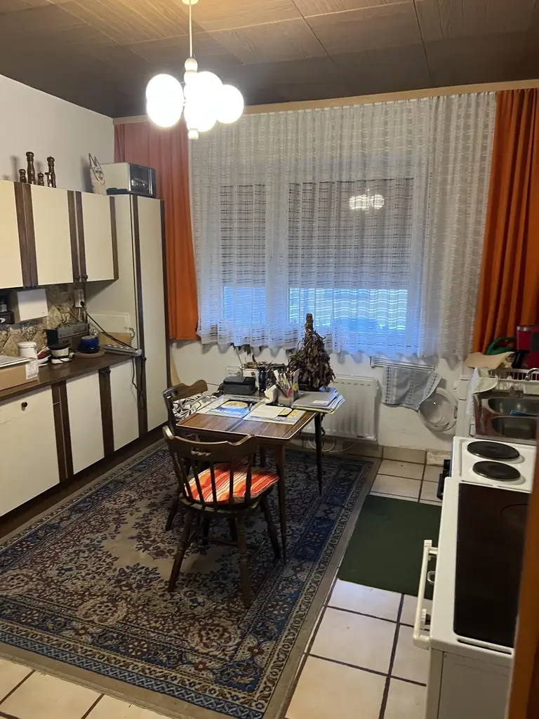 Hier lässt es sich leben...der See ruft! Solides Wohnhaus in Oggau -Bedarf Renovierung!