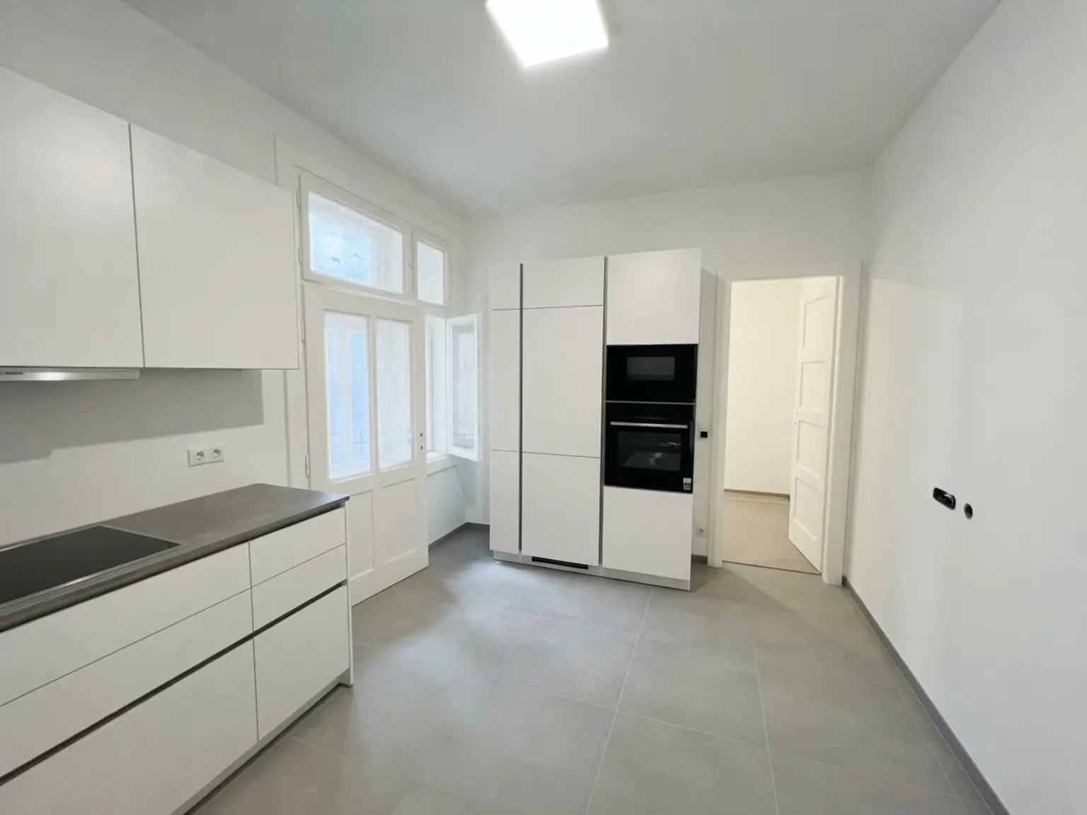 UNBEFRISTET: Renovierte, ansprechende 3,5-Zimmer-Wohnung mit kleinem Balkon