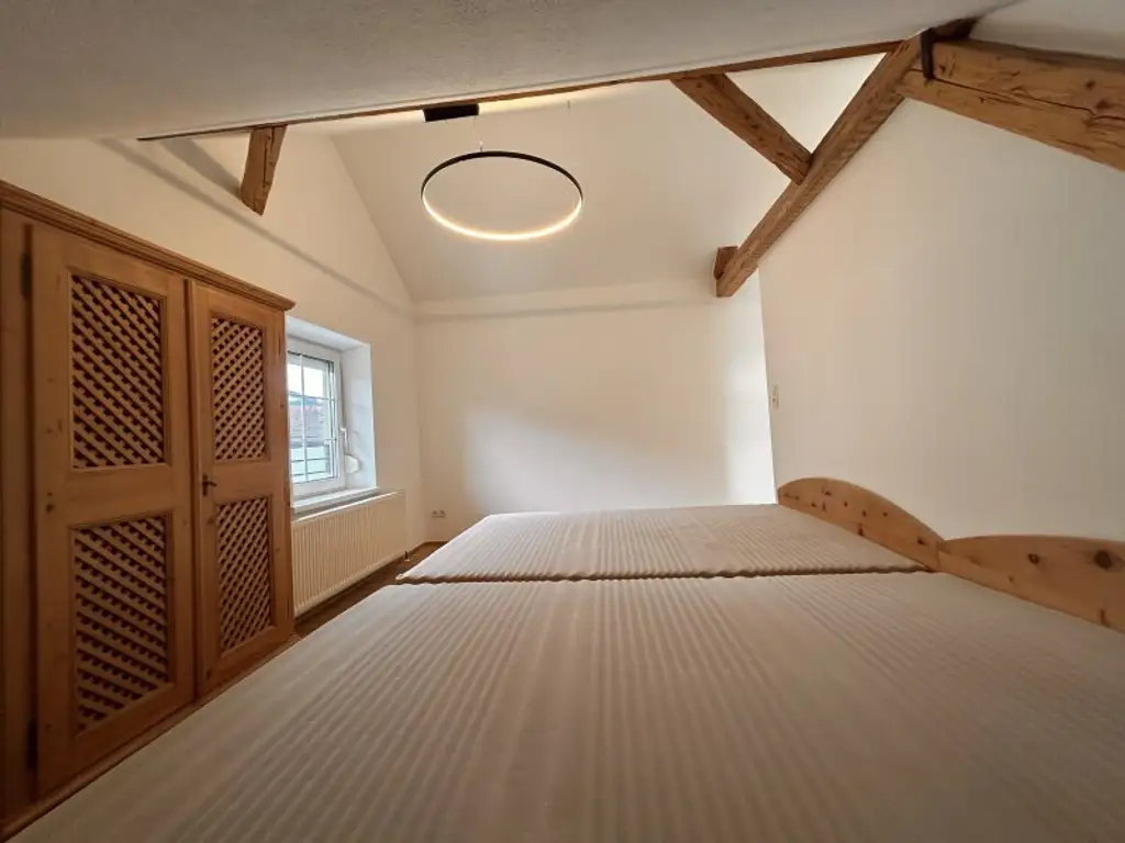 Renovierte Dachgeschosswohnung mit Altbauflair in Jenbach