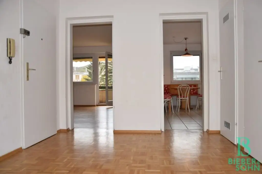 Sonnige Loggia-Wohnung mit Blick ins Grüne