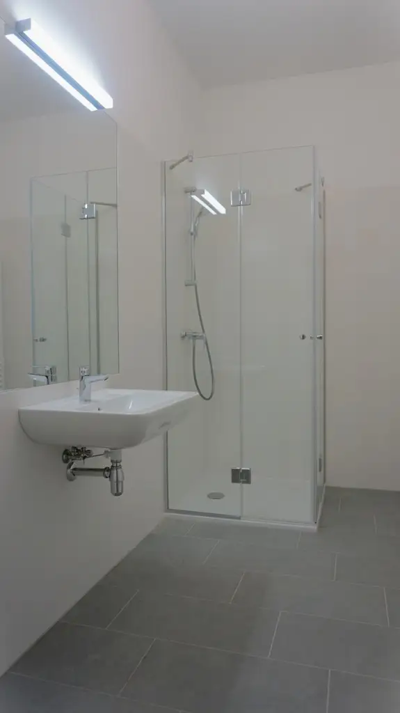 Erdgeschoß!  2-Zimmer-Wohnung mit Terrasse! – urban & naturnah in Penzing