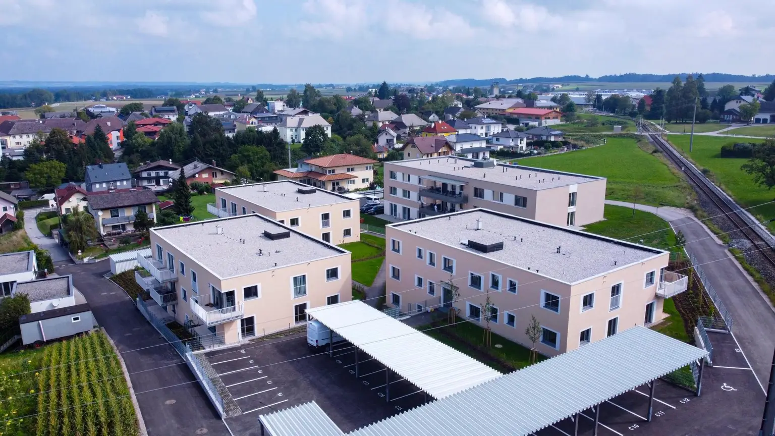 Vermietete Anlegerwohnung mit Garten – moderne Wohnqualität in ruhiger Lage